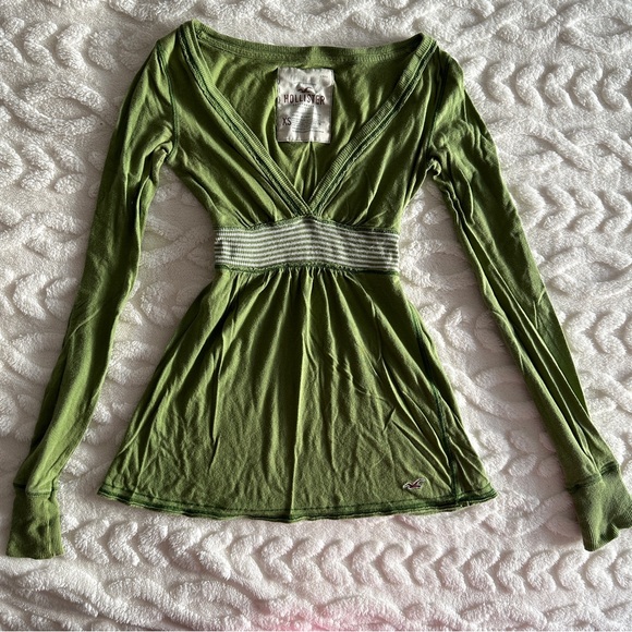 Hollister Green Long Sleeve babydoll top - Picture 2 of 5